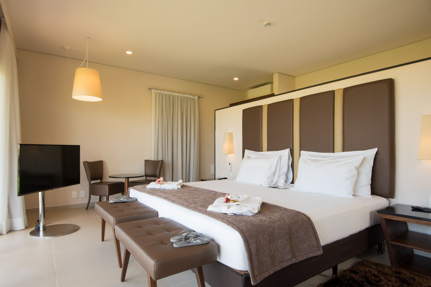 VG-Touros-Quarto-Chalé-4_Baixa